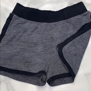 Lululemon shorts 10